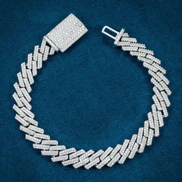 VVS Moissanite Cuban Link Bracelet